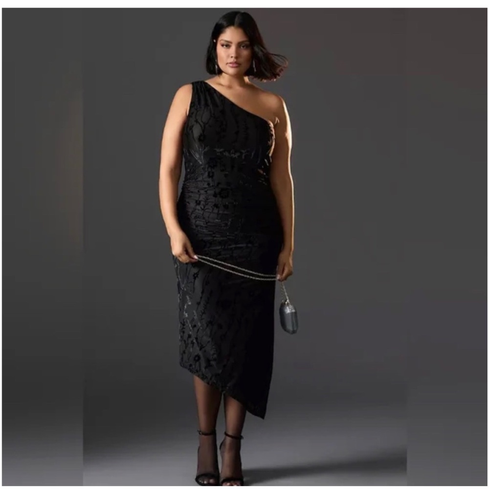 ANTHROPOLOGIE HUTCH  One
Shoulder Ruched Velvet Dress